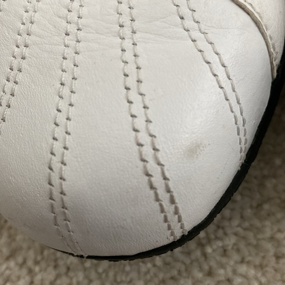 Adidas shoes size 11 - Picture 6 of 9